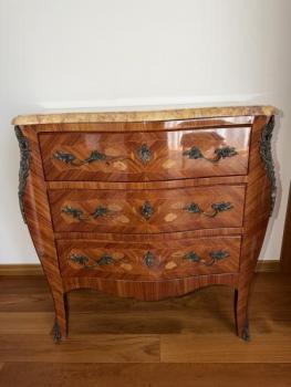 Komoda ve stylu rococo Komoda ve stylu rococo