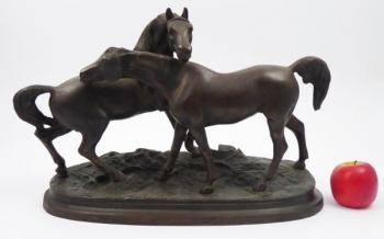 Bronzové sousoší koní - rozměrné Bronzové sousoší koní - rozměrné