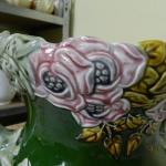 Secesní Květináč s plastickým motivem růží Secesní Květináč s plastickým motivem růží