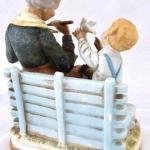 Babička s chlapečkem na lavičce Babička s chlapečkem na lavičce