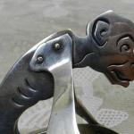 Tepaný popelník na doutníky, opice Tepaný popelník na doutníky, opice