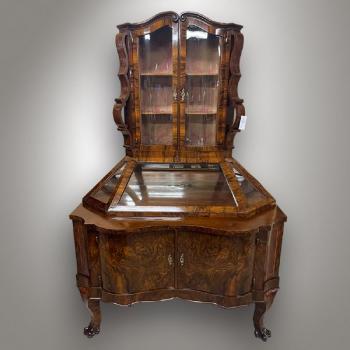 Vitrína / Stříbrník Vitrína / Stříbrník