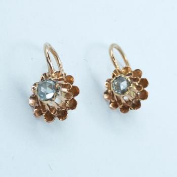 Starožitné zlaté náušnice s diamanty Starožitné zlaté náušnice s diamanty