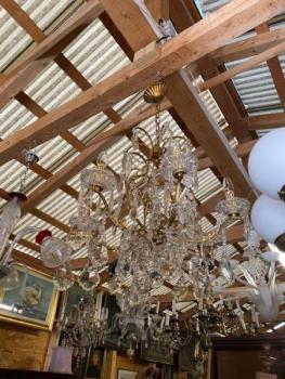 Mosazný lustr se skleněnými ověsky 1 Mosazný lustr se skleněnými ověsky 1