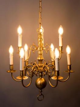 Devítiramenný mosazný lustr holandského typu Devítiramenný mosazný lustr holandského typu