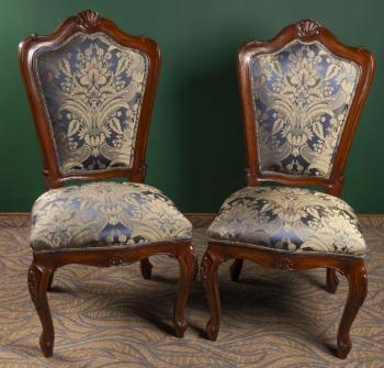 290. Pár židlí v barokním stylu 290. Pár židlí v barokním stylu
