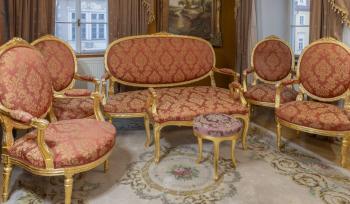 77. Sedací souprava v klasicistním stylu Ludvík XV 77. Sedací souprava v klasicistním stylu Ludvík XV