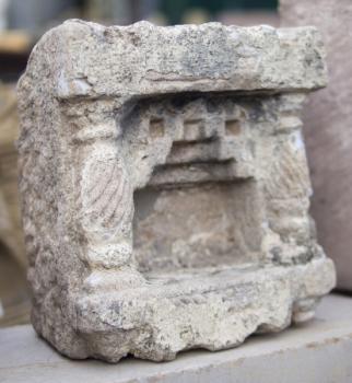 Malý starožitný oltář Malý starožitný oltář