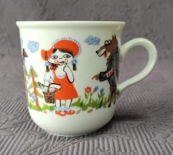 Hrnek - Červená karkulka s vlkem, zn. Dubí  Hrnek - Červená karkulka s vlkem, zn. Dubí