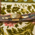 Historická kuše s mosazným mechanismem Historická kuše s mosazným mechanismem