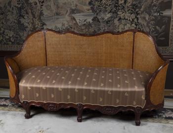 3. Sofa v rokokovém stylu 3. Sofa v rokokovém stylu