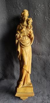 Madona, dřevořezba Madona, dřevořezba