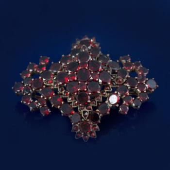 Granátová brož Granátová brož