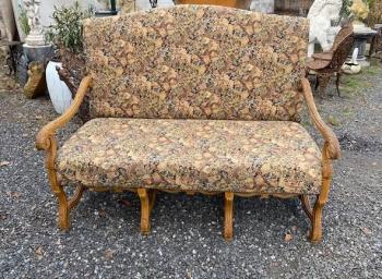 Novorenesanční sofa s područkami Novorenesanční sofa s područkami