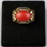 Zlatý prsten s mořským korálem Zlatý prsten s mořským korálem