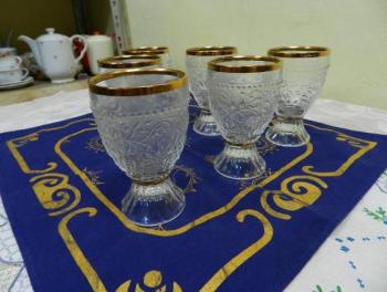 Souprava 6 kusů zlacených skleniček Souprava 6 kusů zlacených skleniček