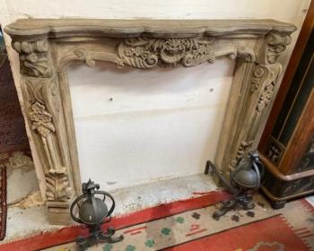 Kamenný pískovcový krb A  Kamenný pískovcový krb A