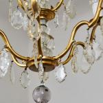 Dvoupatrový lustr s křišťálovými ověsy Dvoupatrový lustr s křišťálovými ověsy