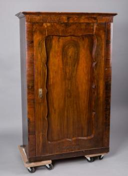Skříň biedermeier Skříň biedermeier