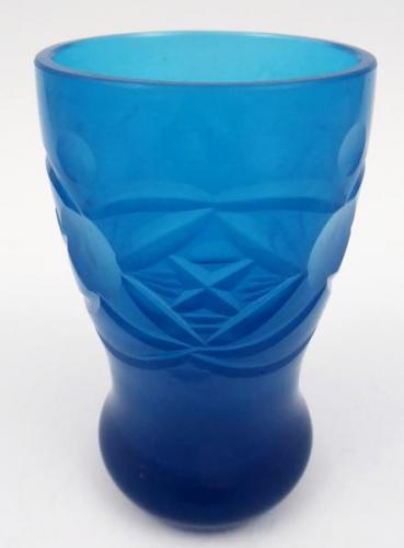 Biedermeirová číše z modrého opálového skla Biedermeirová číše z modrého opálového skla