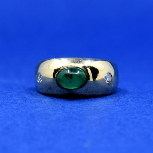 Zlatý prsten se smaragdem Zlatý prsten se smaragdem