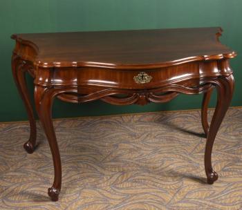 189. Konzolový stůl v barokním stylu 189. Konzolový stůl v barokním stylu