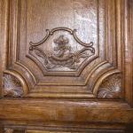 Zámecká dubová skříň z 19. století Zámecká dubová skříň z 19. století