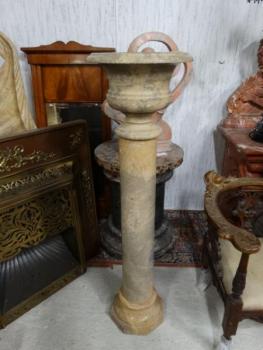 Mramorové květináče se sloupy  Mramorové květináče se sloupy