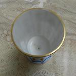 Mléčná zlacená sklenice na nožce Mléčná zlacená sklenice na nožce