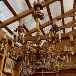 Mosazný lustr s ověsky Mosazný lustr s ověsky