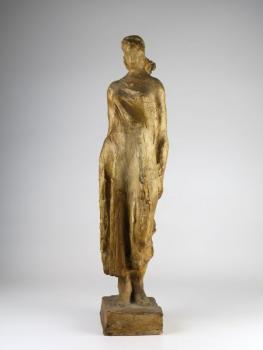 52. Stojící dívka 52. Stojící dívka