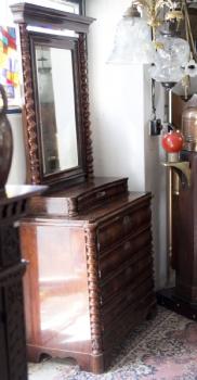 Mahagonová toaletka Mahagonová toaletka