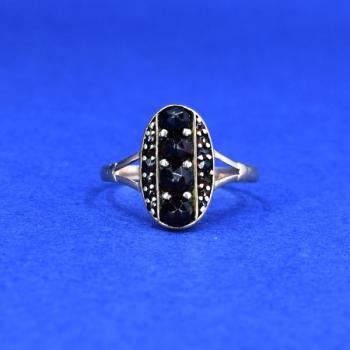 Zlatý prsten s granáty Zlatý prsten s granáty