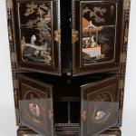 Čínská malovaná skříň Čínská malovaná skříň