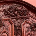 Svatební skříň z 18. století s hudebními motivy Svatební skříň z 18. století s hudebními motivy