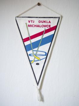 Hokejová vlaječka VTJ Dukla Michalovce Hokejová vlaječka VTJ Dukla Michalovce