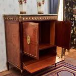 Televizní skříň s mramorovou deskou  Televizní skříň s mramorovou deskou