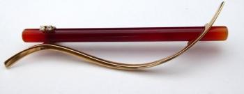 Zlatá brož s karneolem a diamanty Zlatá brož s karneolem a diamanty