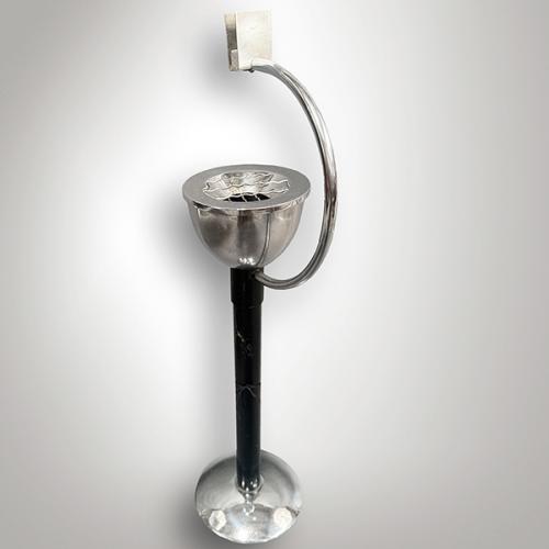 Kuřácký stojan s popelníkem, funkcionalismus, 1930 Kuřácký stojan s popelníkem, funkcionalismus, 1930