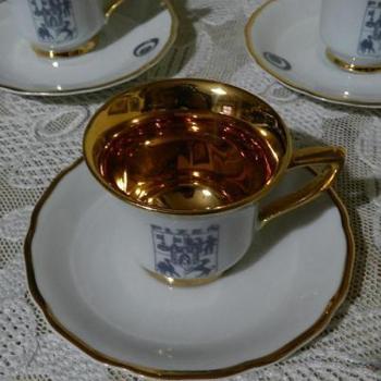 Sběratelský zlacený hrnek šapo, 2 kusy - EX PLZEŇ Sběratelský zlacený hrnek šapo, 2 kusy - EX PLZEŇ