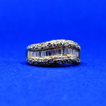 Zlatý prsten s diamanty Zlatý prsten s diamanty