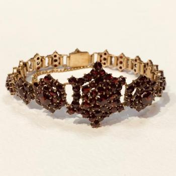 GRANÁTOVÝ NÁRAMEK GRANÁTOVÝ NÁRAMEK