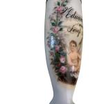 Porcelánová fajfka s miniaturou andílků Porcelánová fajfka s miniaturou andílků