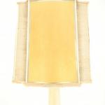 Dřevěná stojací lampa s pergamenovým stínidlem Dřevěná stojací lampa s pergamenovým stínidlem