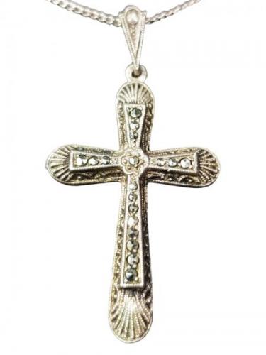 KŘÍŽEK S MARKAZITY NA ŘETÍZKU KŘÍŽEK S MARKAZITY NA ŘETÍZKU