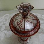 Masivní broušený pohár s poklopem Masivní broušený pohár s poklopem