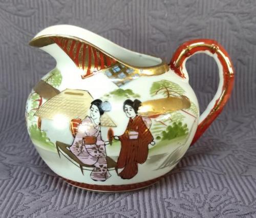 Mléčenka, Satsuma, Japonsko Mléčenka, Satsuma, Japonsko