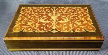 Šperkovnice s intarzií  Šperkovnice s intarzií