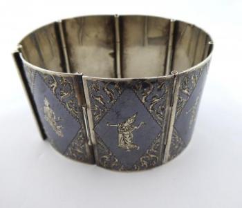 Stříbrný náramek s tanečnicemi - niello Stříbrný náramek s tanečnicemi - niello