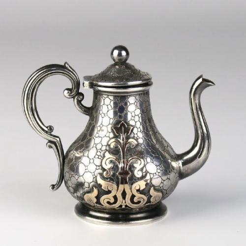 Stříbrná miniaturní konvička, 1890 Stříbrná miniaturní konvička, 1890